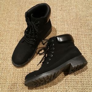 Combat boots